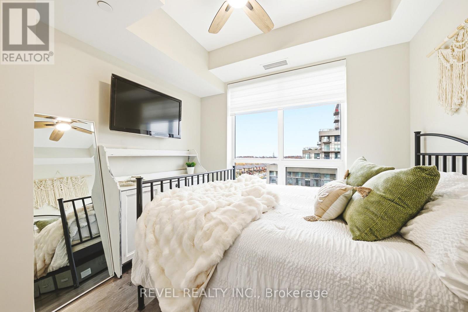 Main Bed - 613 - 470 Dundas Street E, Hamilton, ON - Indoor Photo Showing Bedroom