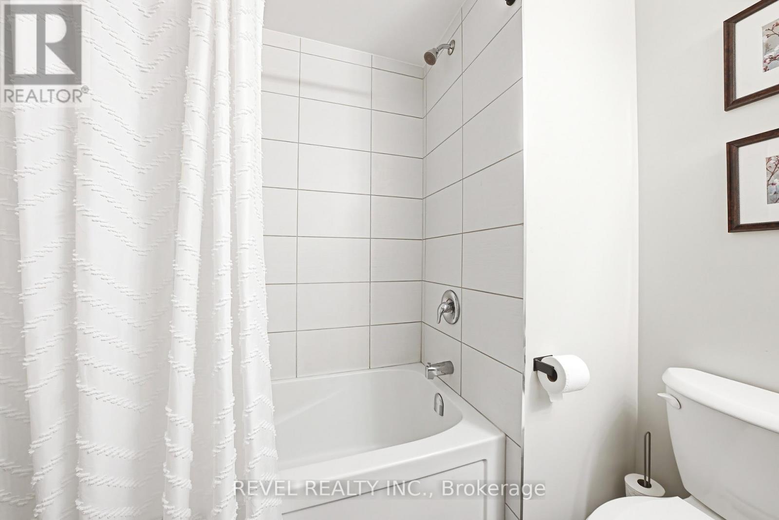 Bath - 613 - 470 Dundas Street E, Hamilton, ON - Indoor Photo Showing Bathroom