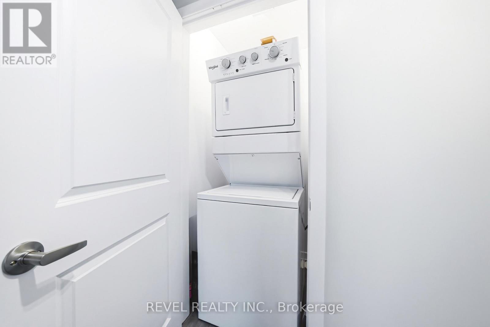 In Suite Laundry - 613 - 470 Dundas Street E, Hamilton, ON - Photo Showing Laundry Room