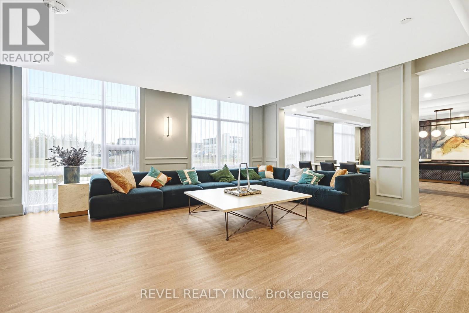 Party Room - 613 - 470 Dundas Street E, Hamilton, ON - Indoor Photo Showing Living Room