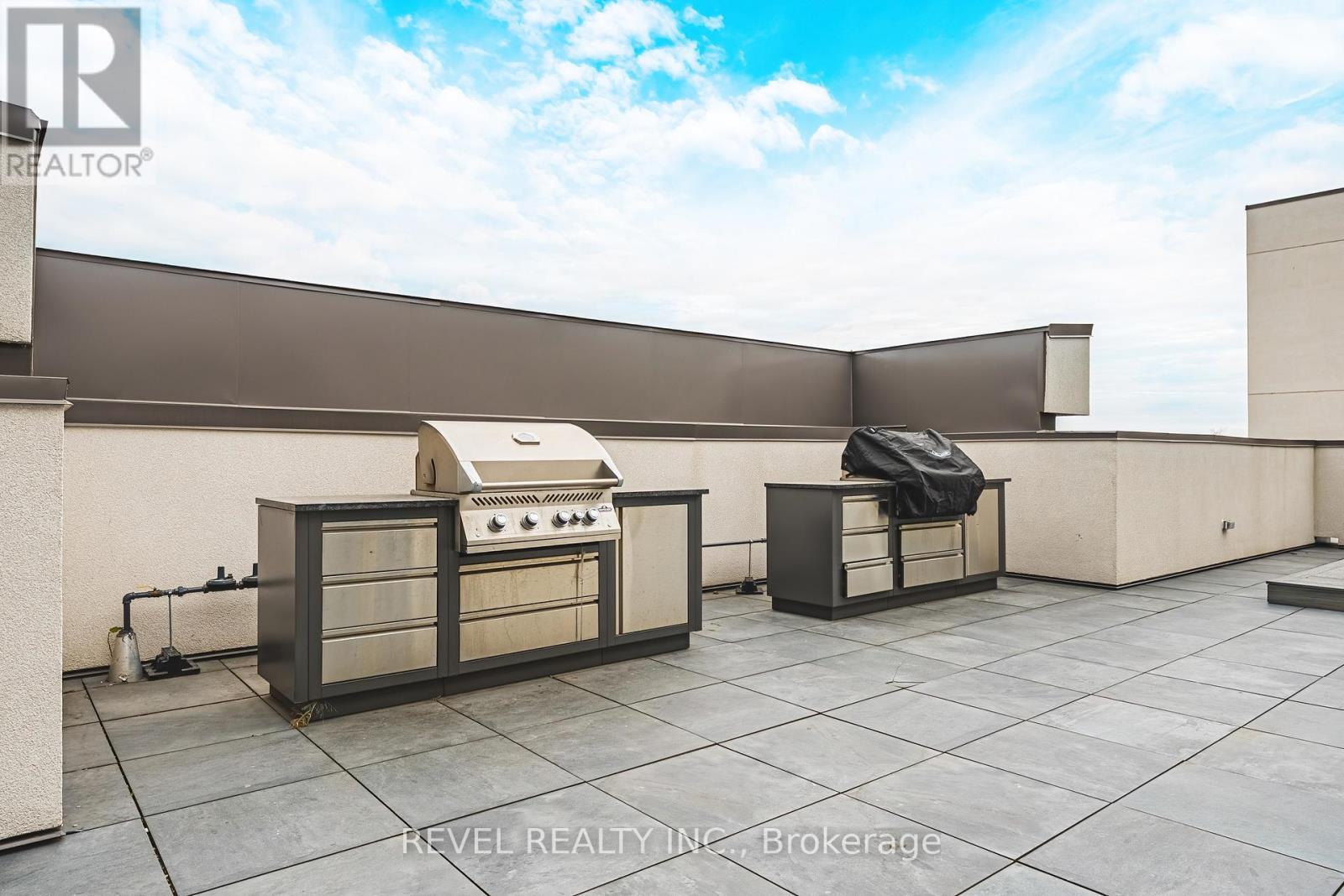 Outdoor Patio and BBQ Area - 613 - 470 Dundas Street E, Hamilton, ON - Outdoor