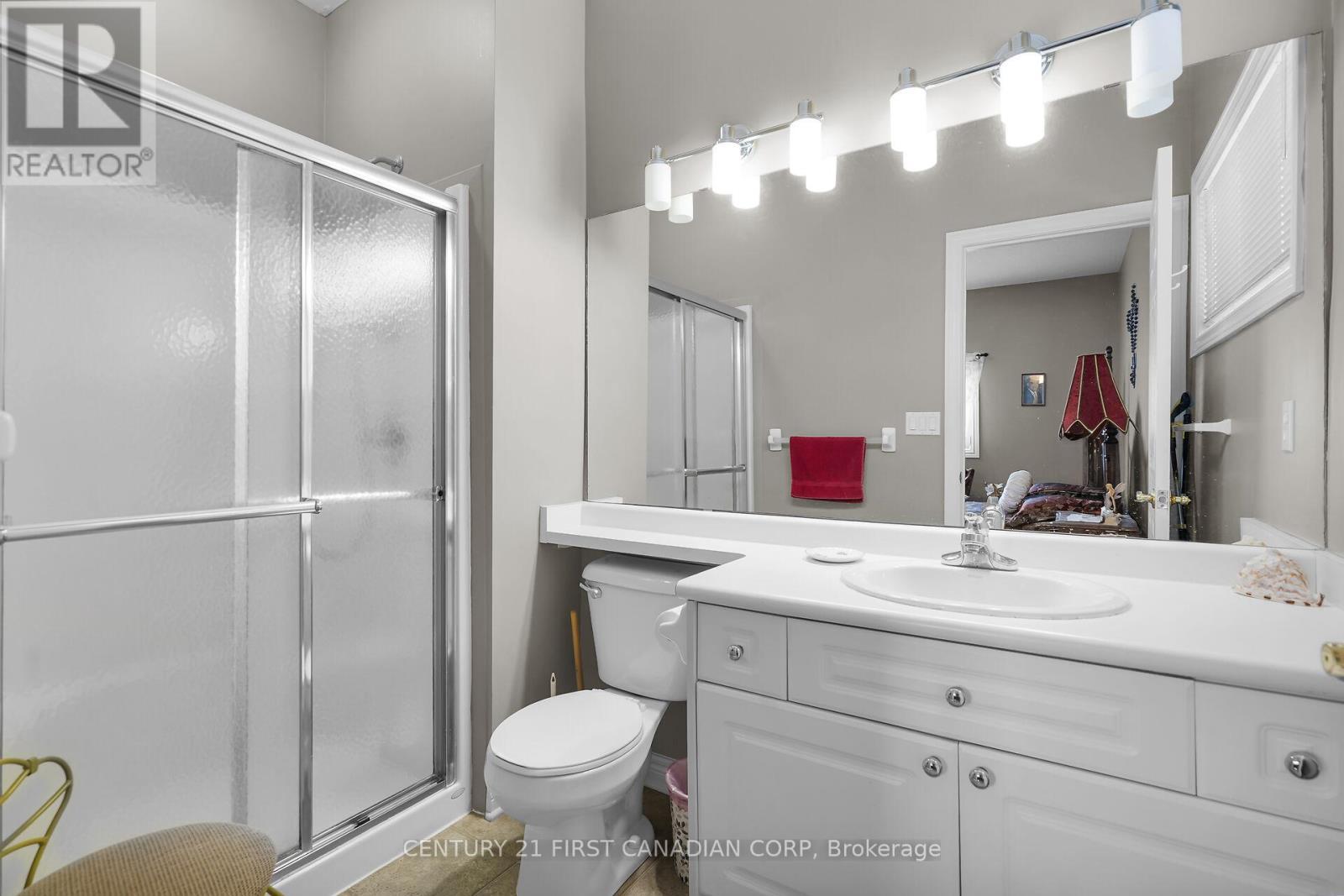 153 - 2025 Meadowgate Boulevard, London South (South U), ON - Indoor Photo Showing Bathroom