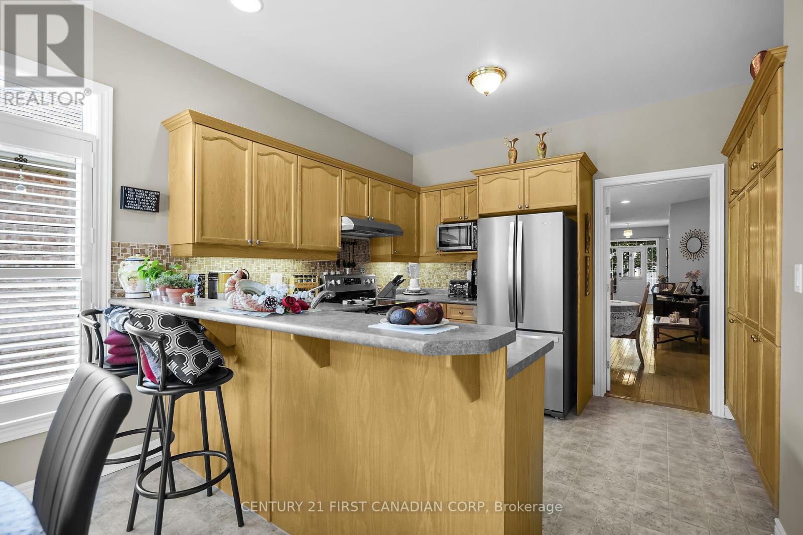 153 - 2025 Meadowgate Boulevard, London South (South U), ON - Indoor Photo Showing Kitchen