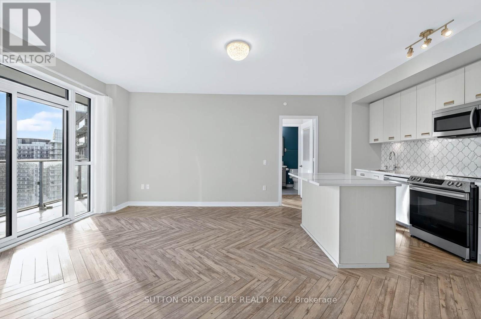 1707 - 4699 Glen Erin Drive, Mississauga, ON - Indoor Photo Showing Kitchen