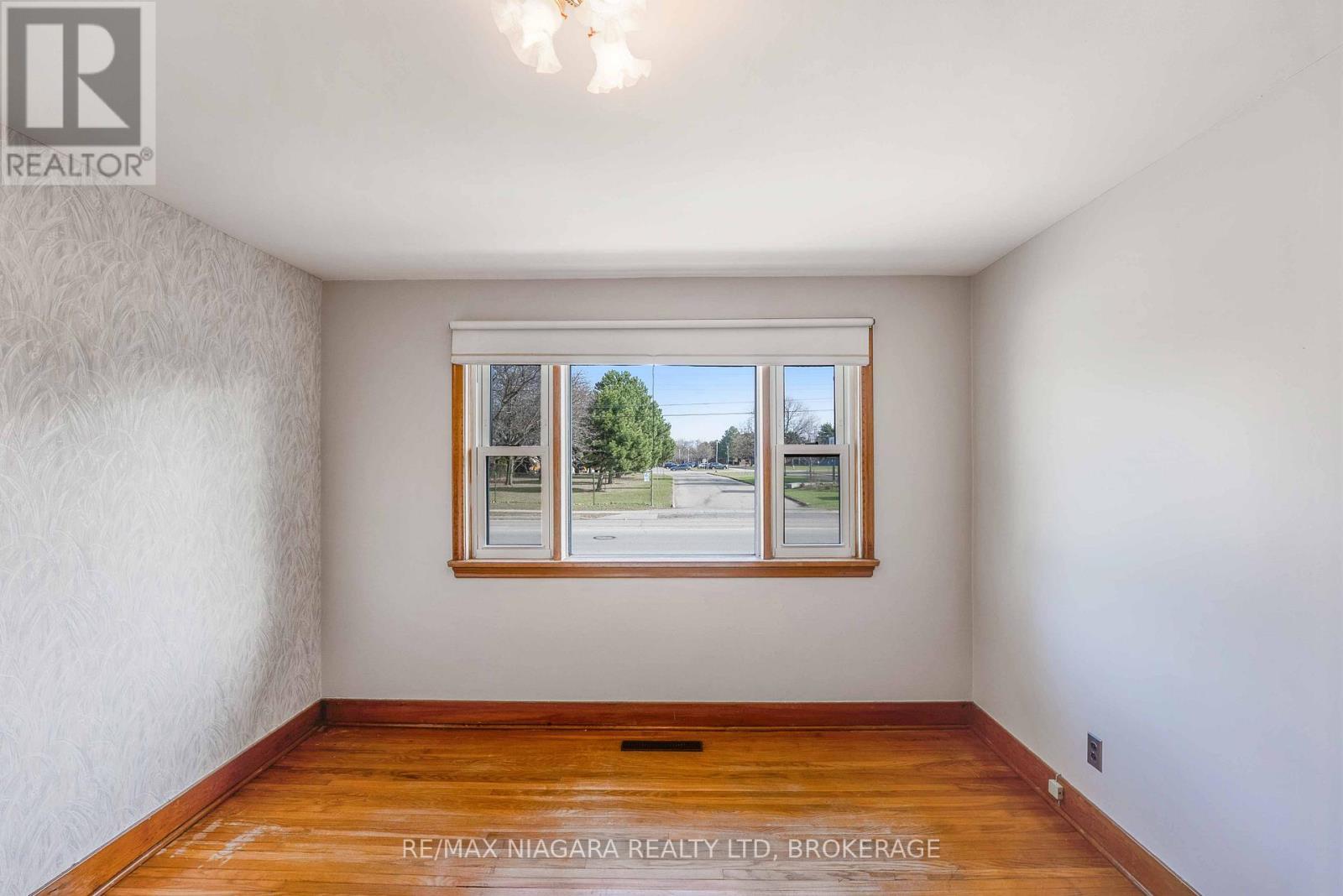 127 Louth Street, St. Catharines (Rykert/Vansickle), ON - Indoor Photo Showing Other Room