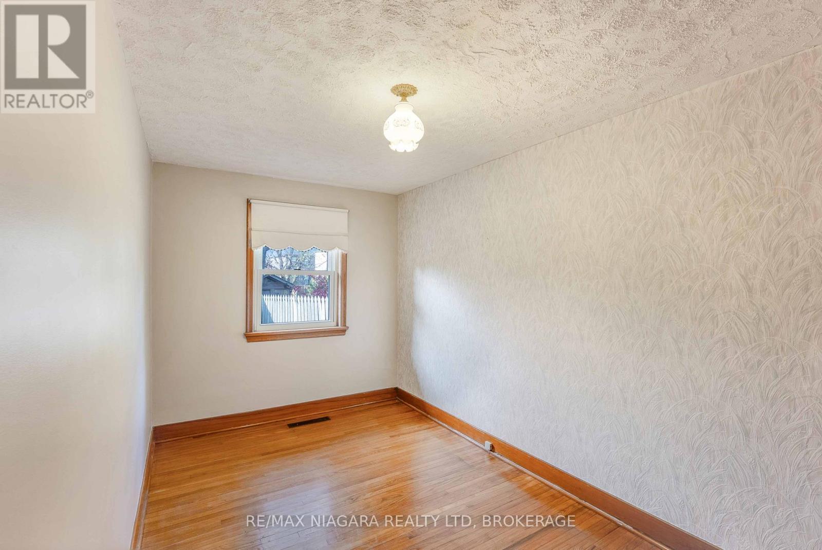 127 Louth Street, St. Catharines (Rykert/Vansickle), ON - Indoor Photo Showing Other Room