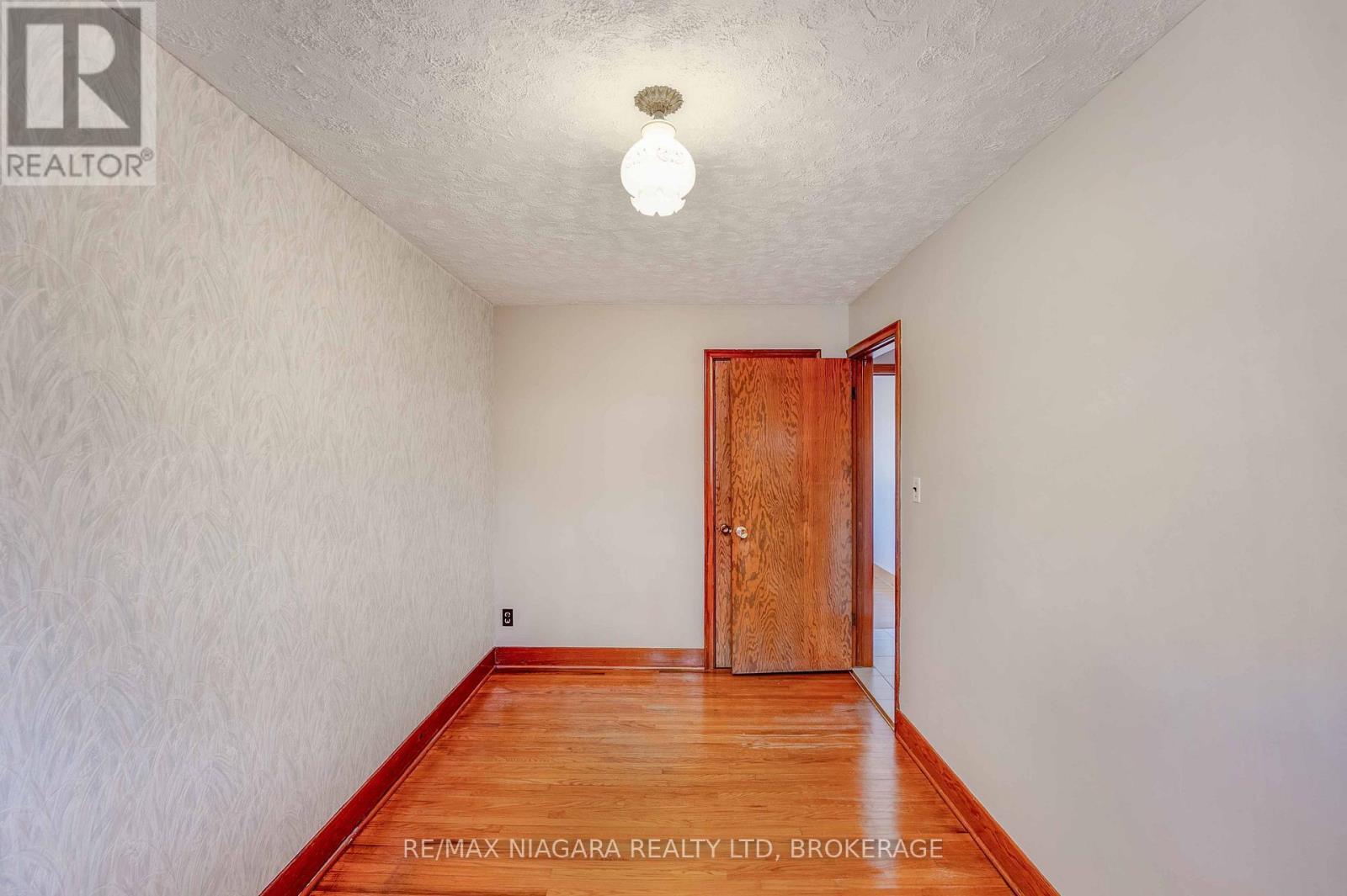 127 Louth Street, St. Catharines (Rykert/Vansickle), ON - Indoor Photo Showing Other Room