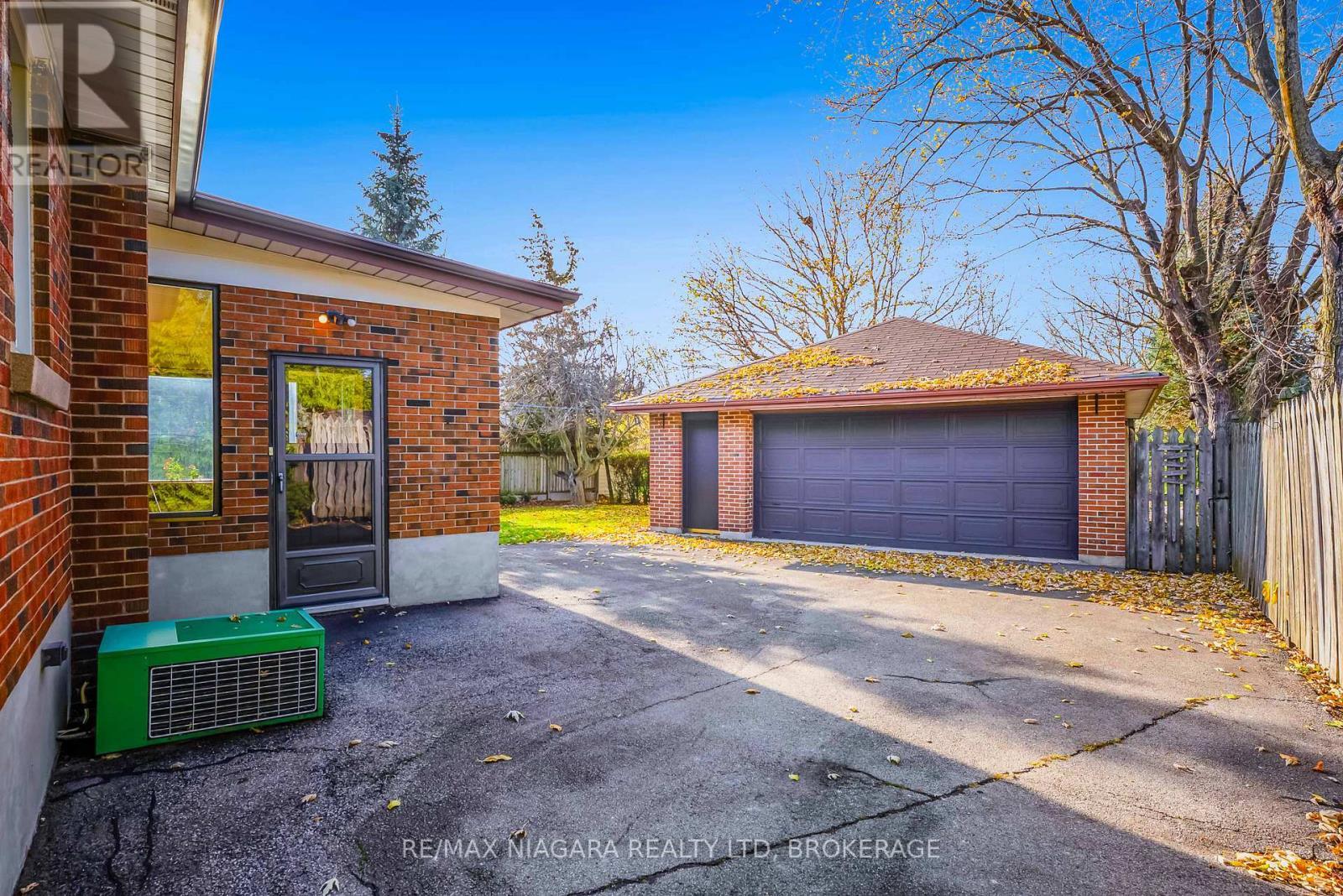 127 Louth Street, St. Catharines (Rykert/Vansickle), ON - Outdoor