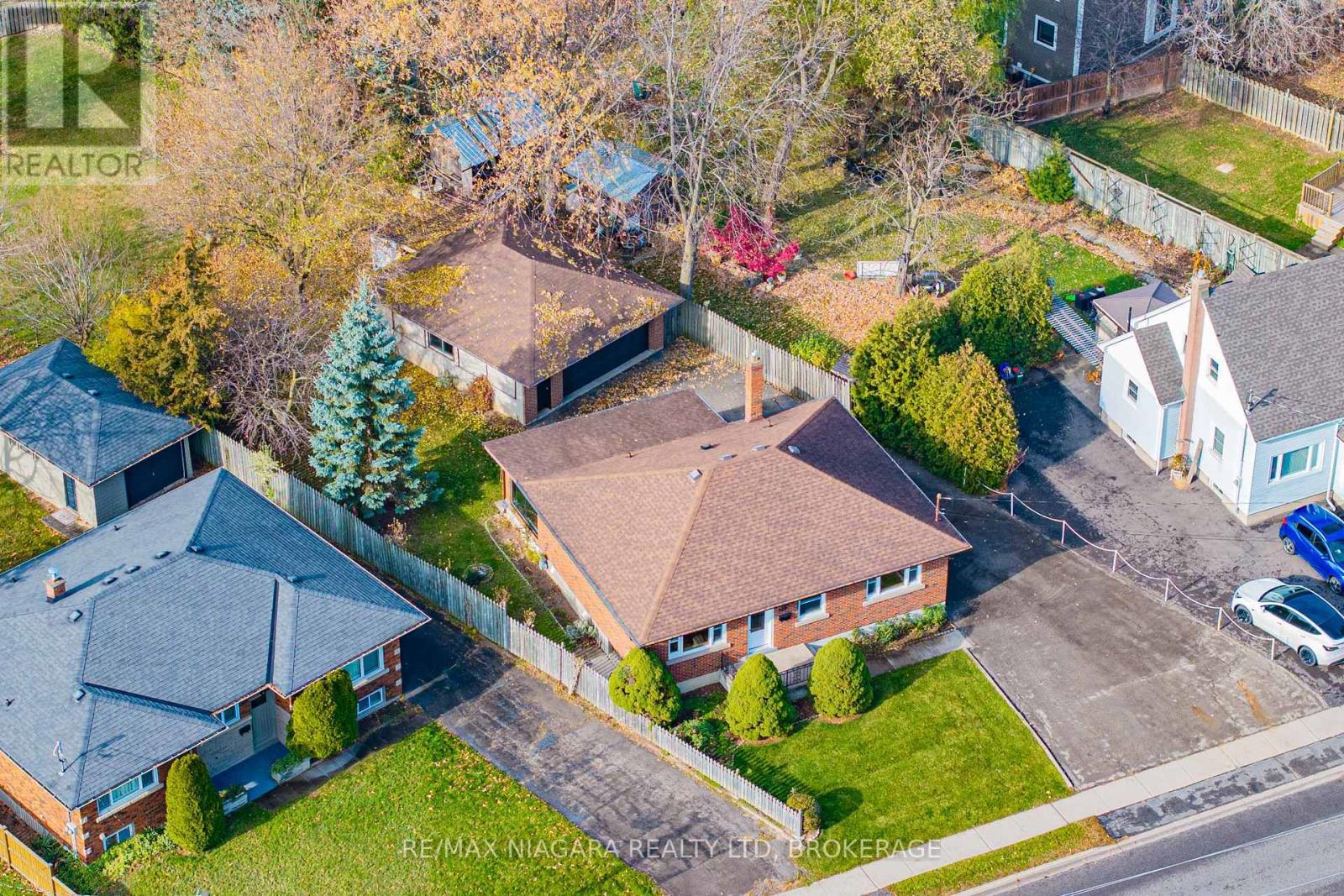 127 Louth Street, St. Catharines (Rykert/Vansickle), ON - Outdoor With View