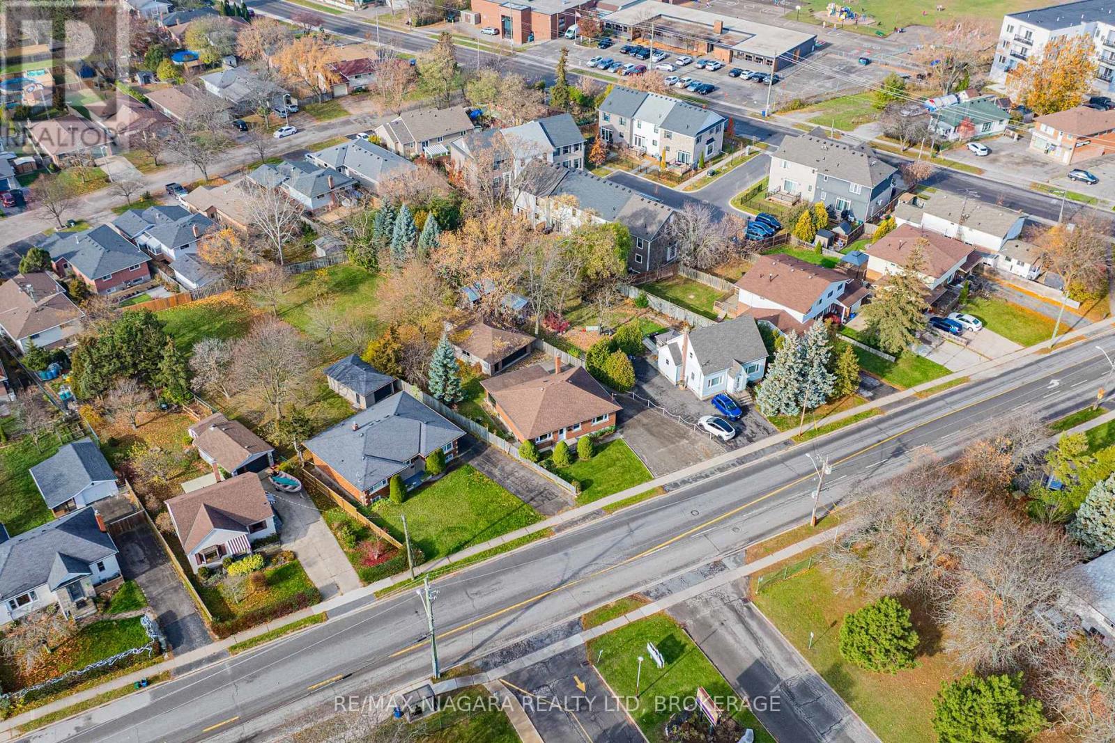 127 Louth Street, St. Catharines (Rykert/Vansickle), ON - Outdoor With View
