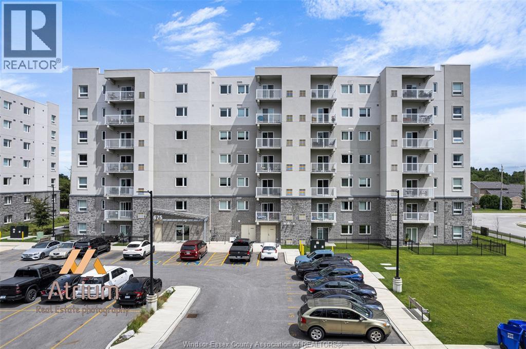 1675 Banwell Unit# 709, Windsor, ON - Outdoor With Balcony With Facade