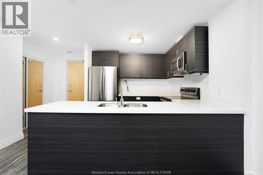 1675 Banwell Unit# 709, Windsor, ON - Indoor Photo Showing Kitchen With Double Sink