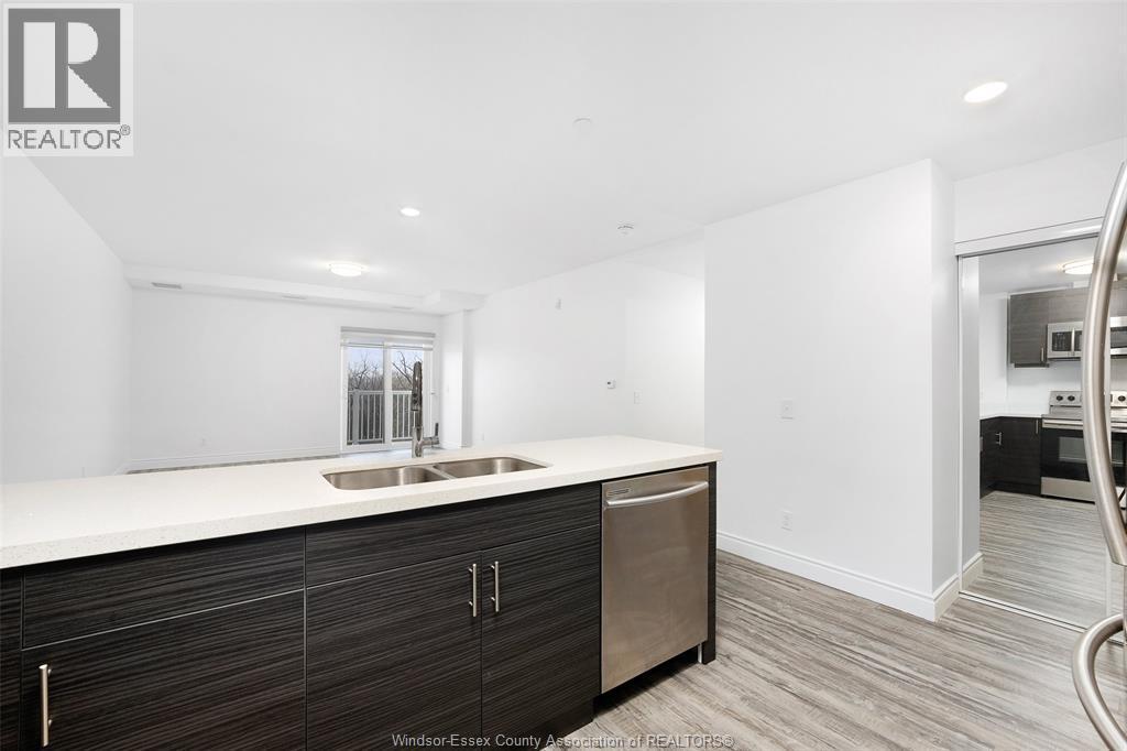 1675 Banwell Unit# 709, Windsor, ON - Indoor Photo Showing Kitchen With Double Sink