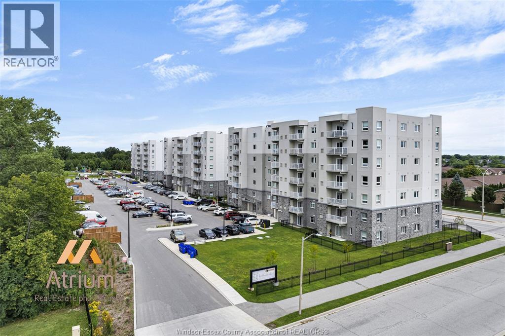 1675 Banwell Unit# 709, Windsor, ON - Outdoor With Balcony With Facade