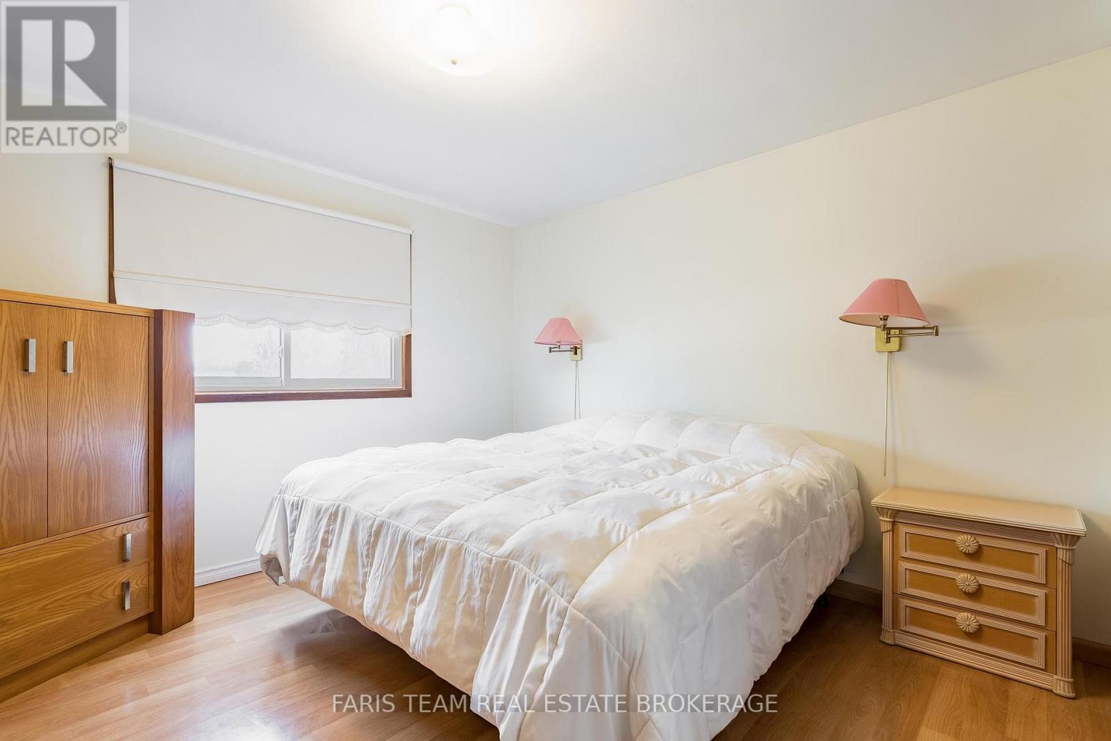 807 Cook Street, Innisfil, ON - Indoor Photo Showing Bedroom