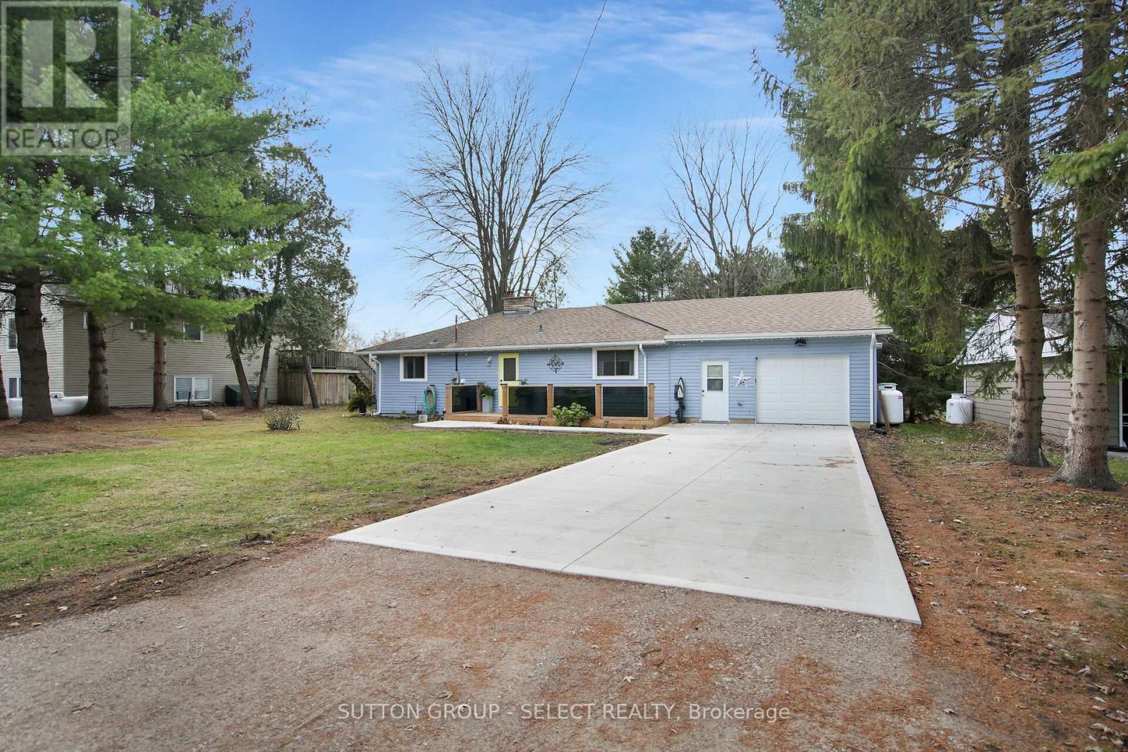 21069 Riverview Drive, Thames Centre, ON - Outdoor