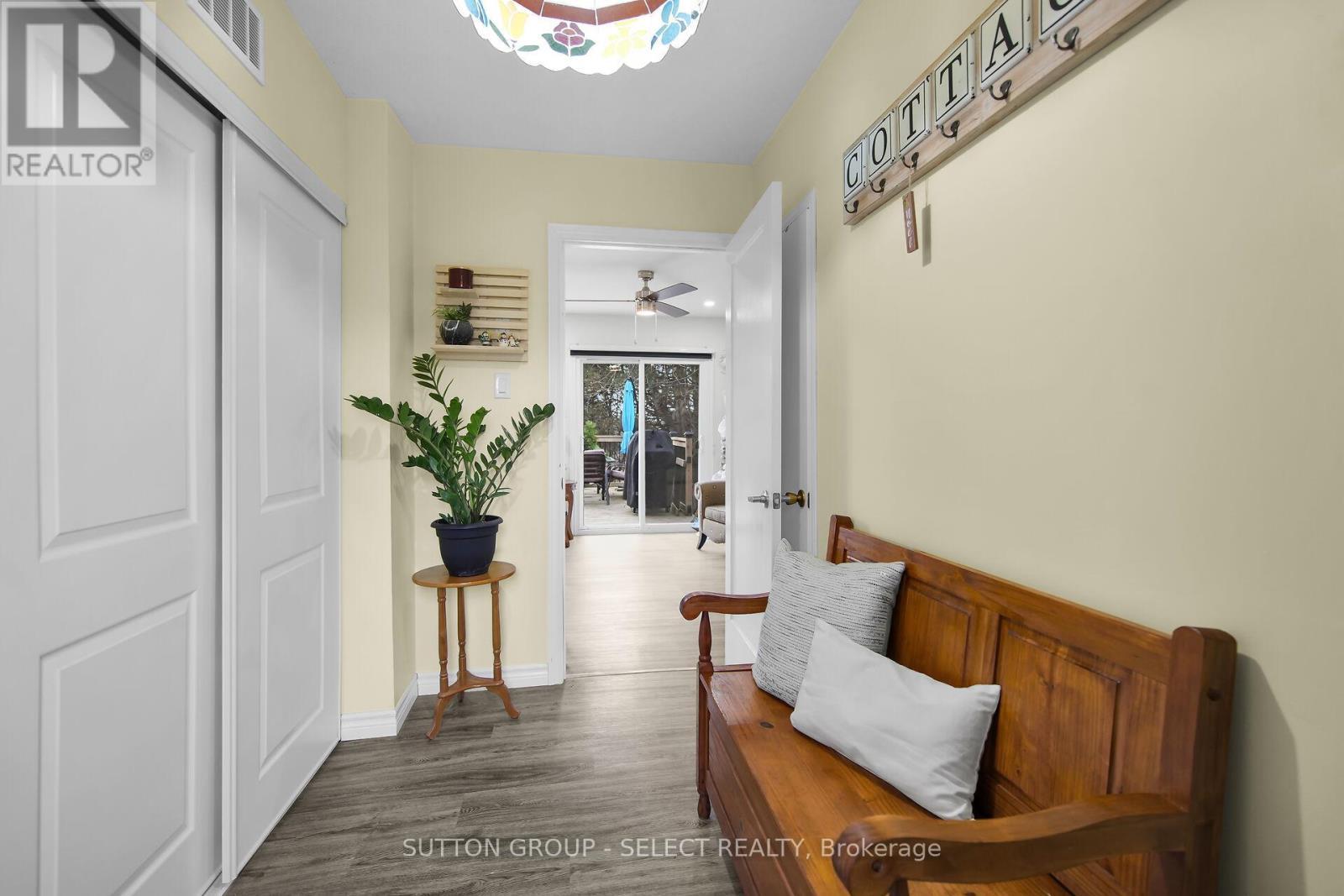 21069 Riverview Drive, Thames Centre, ON - Indoor Photo Showing Other Room