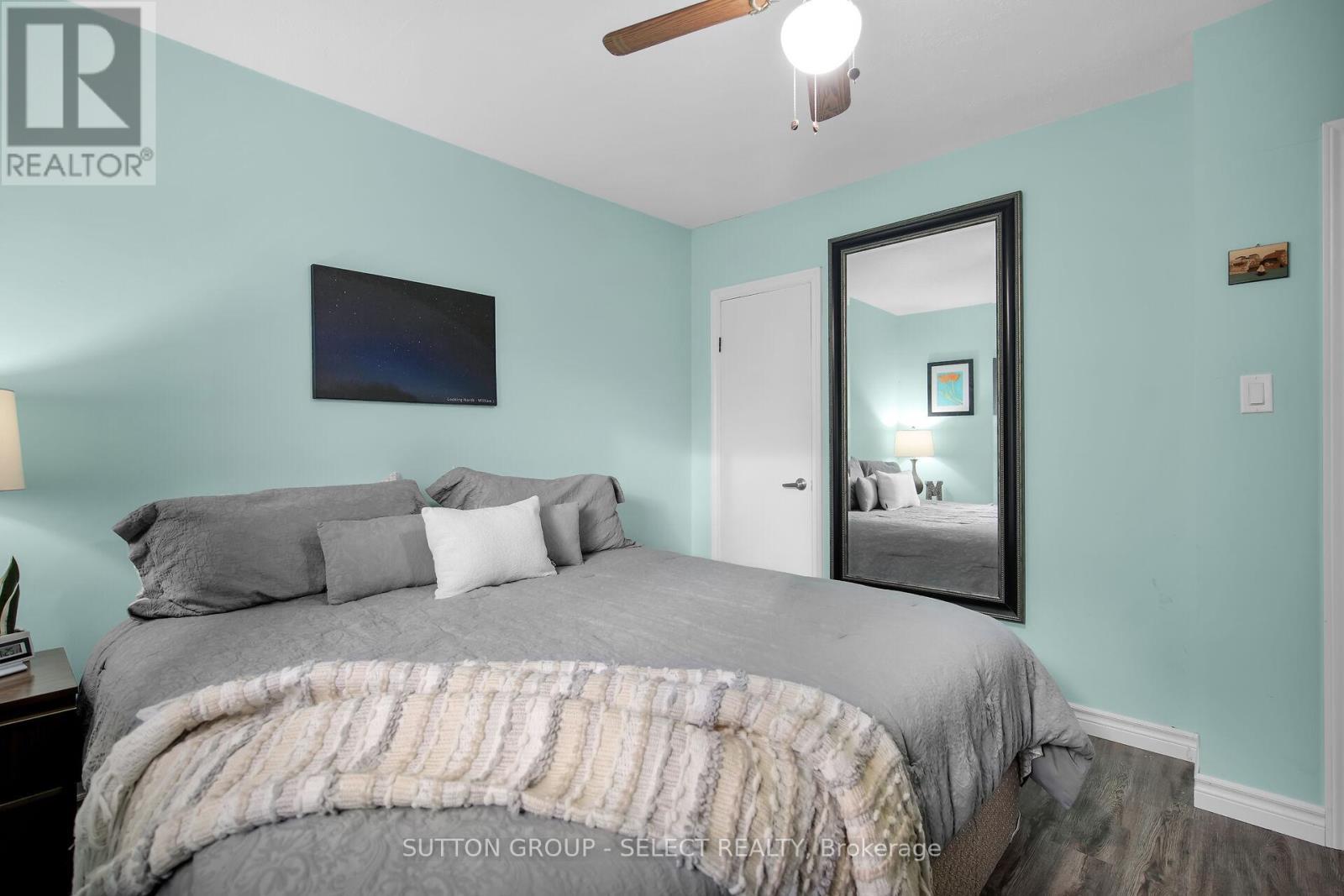 21069 Riverview Drive, Thames Centre, ON - Indoor Photo Showing Bedroom