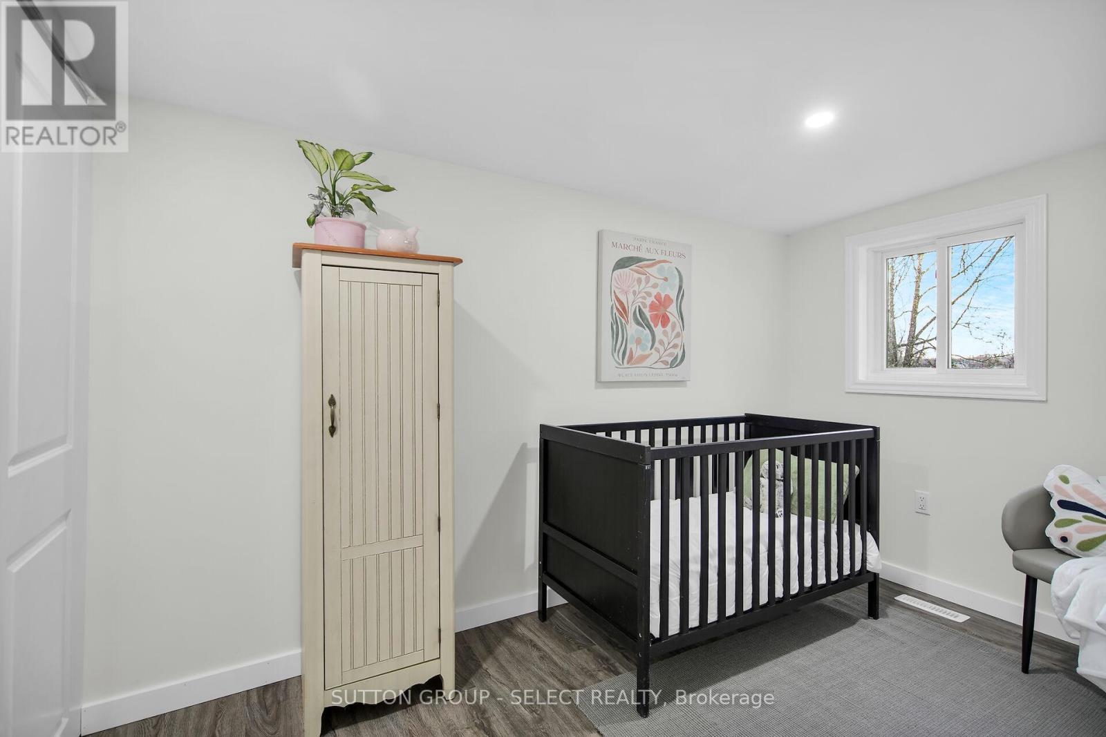 21069 Riverview Drive, Thames Centre, ON - Indoor Photo Showing Bedroom