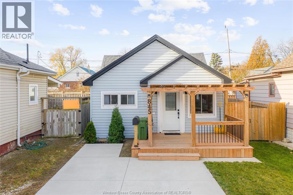 845 Arthur, Windsor, ON - Outdoor