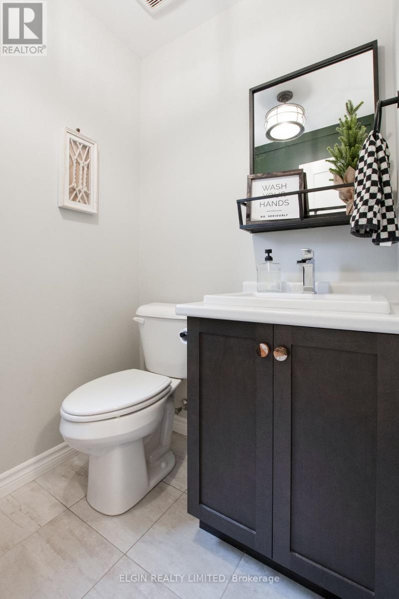184 Emery Street, Central Elgin, ON - Indoor Photo Showing Bathroom