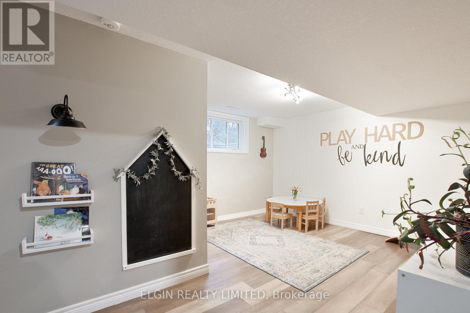 184 Emery Street, Central Elgin, ON - Indoor