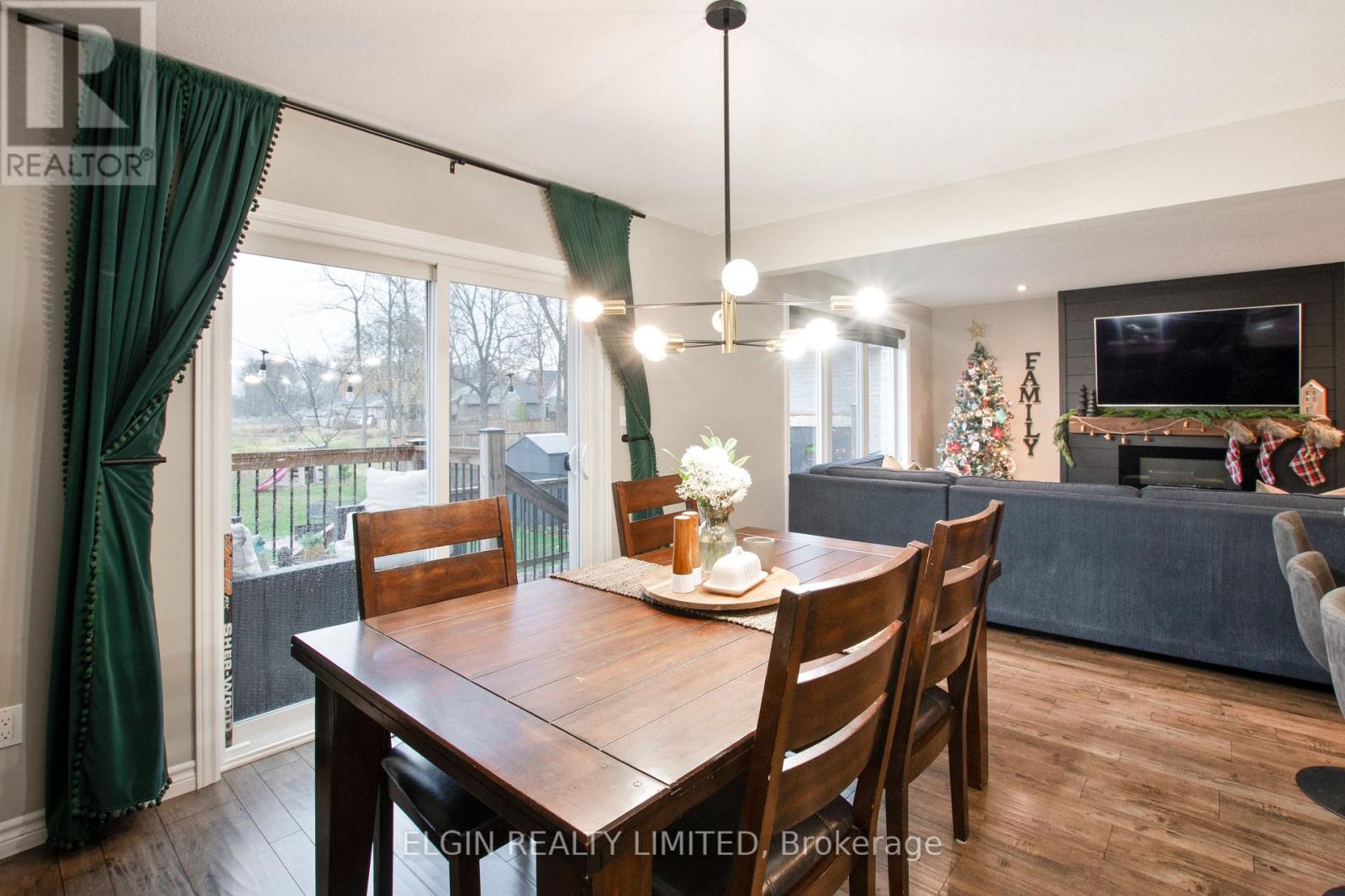 184 Emery Street, Central Elgin, ON - Indoor With Fireplace