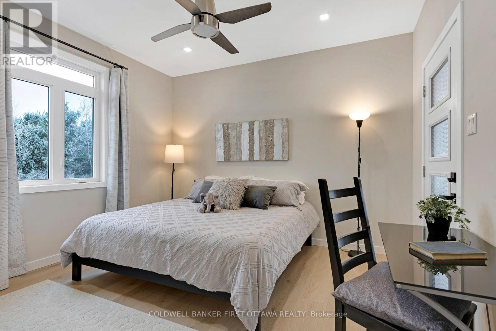 Second bedroom - 462 Althorpe Road, Tay Valley, ON - Indoor Photo Showing Bedroom