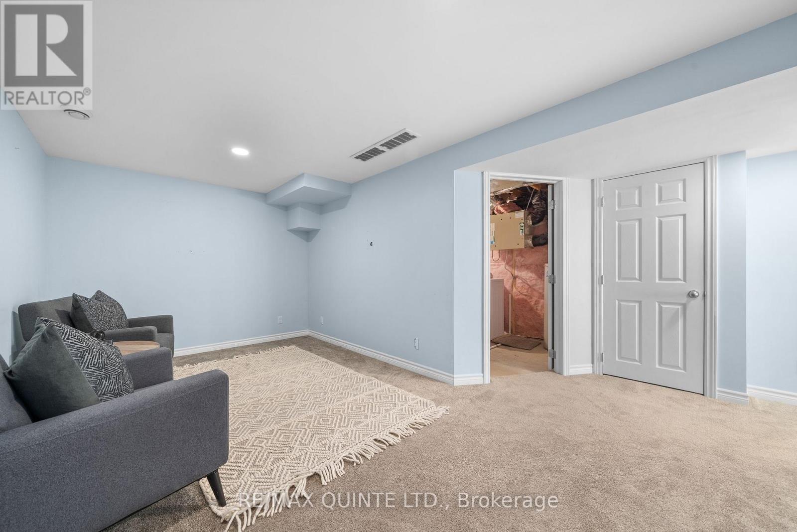 121 Kanvers Way, Greater Napanee (Greater Napanee), ON - Indoor Photo Showing Other Room
