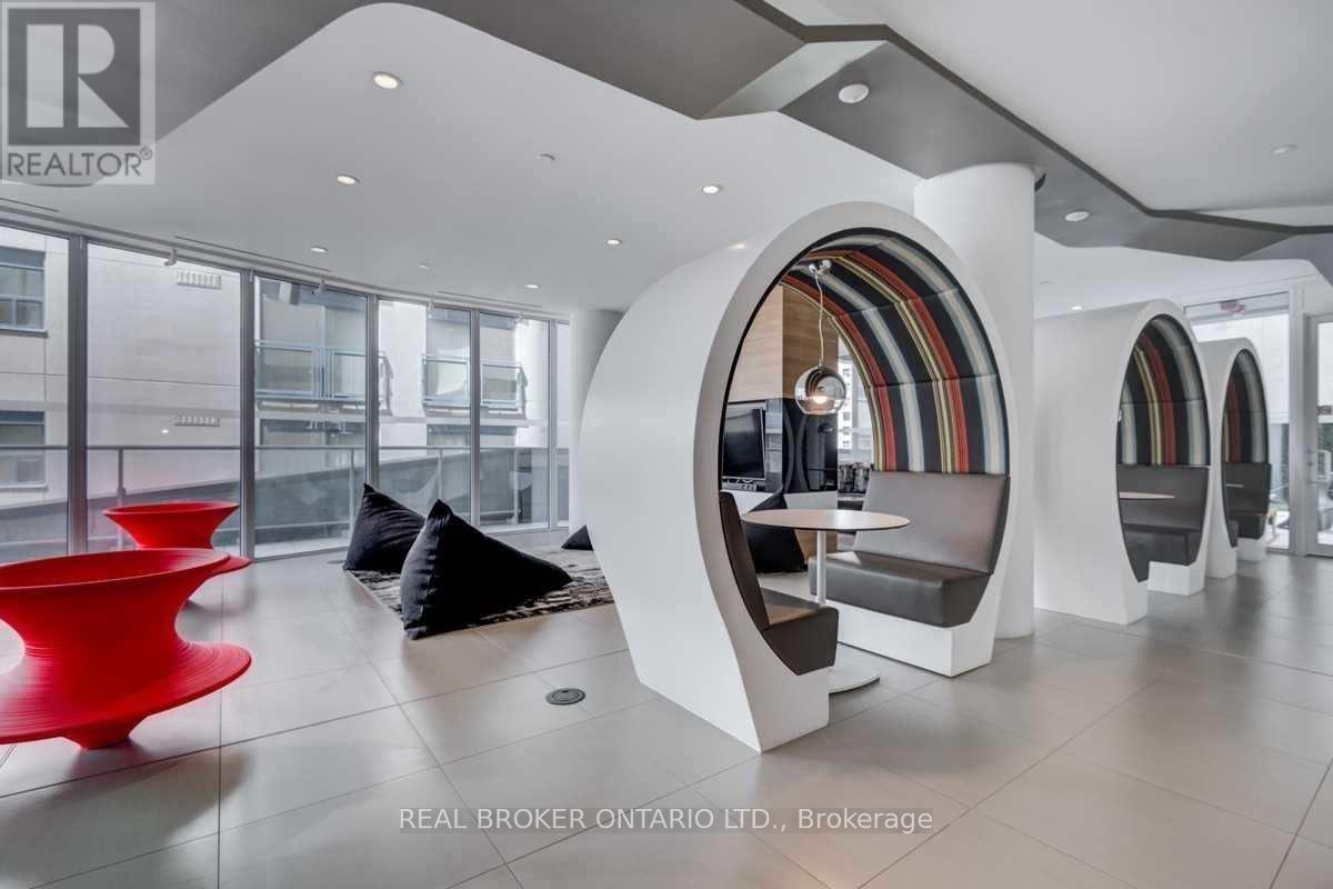 1607 - 68 Shuter Street, Toronto, ON - Indoor Photo Showing Other Room