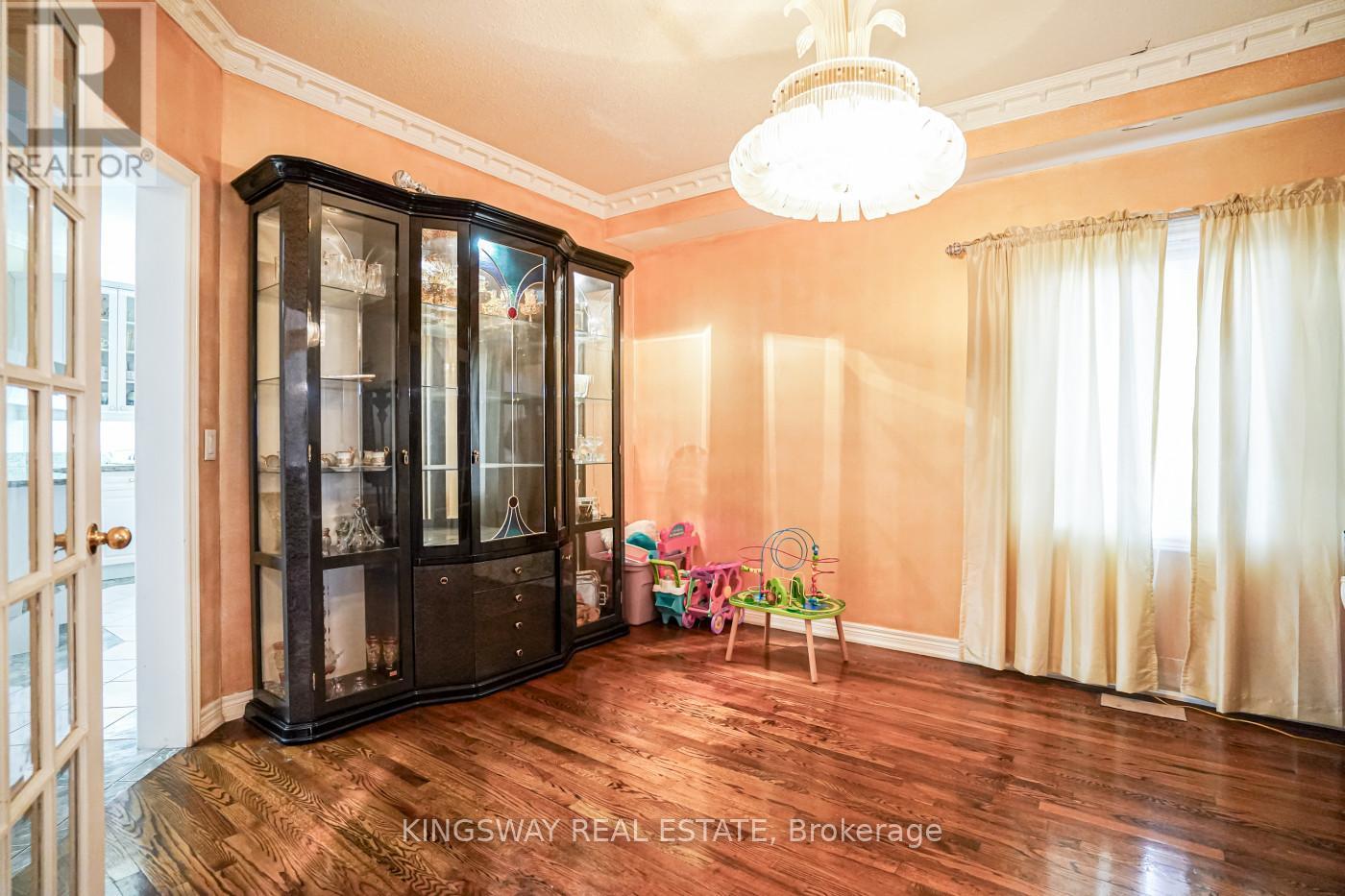 5969 Rayshaw Crescent, Mississauga, ON - Indoor Photo Showing Other Room