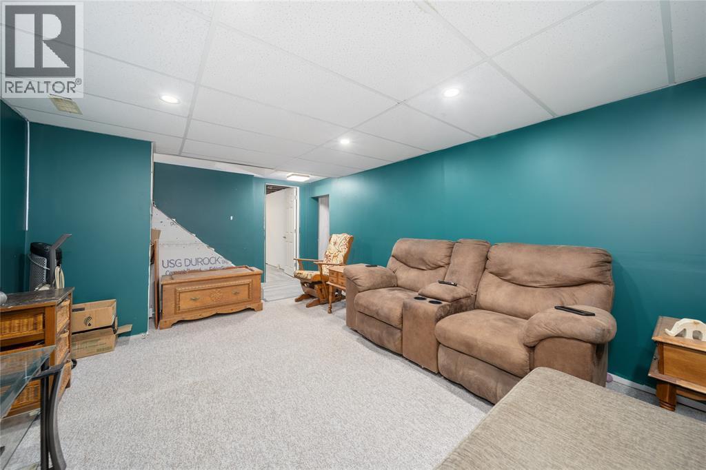 19 Broadway Street, Lambton Shores, ON - Indoor