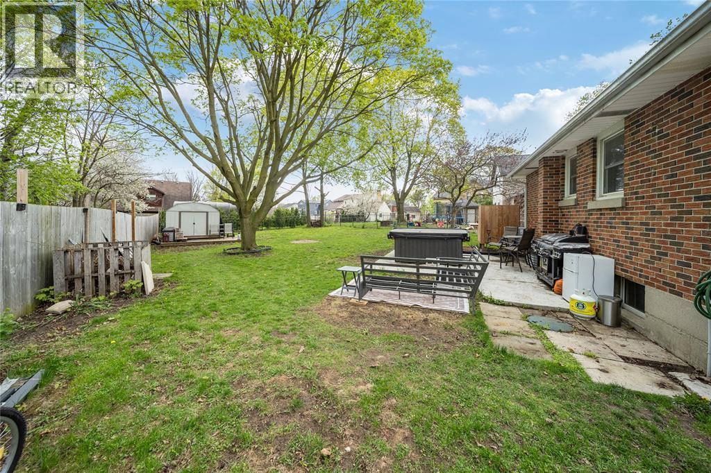 19 Broadway Street, Lambton Shores, ON - Outdoor