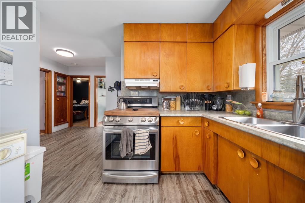 19 Broadway Street, Lambton Shores, ON - Indoor Photo Showing Kitchen With Double Sink