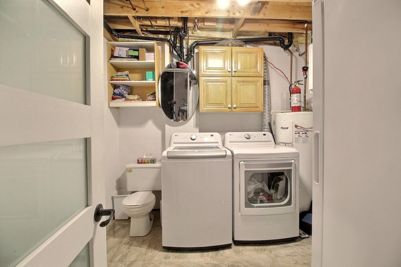 Salle d'eau - 398 Rue Fraser, Magog, QC - Indoor Photo Showing Laundry Room