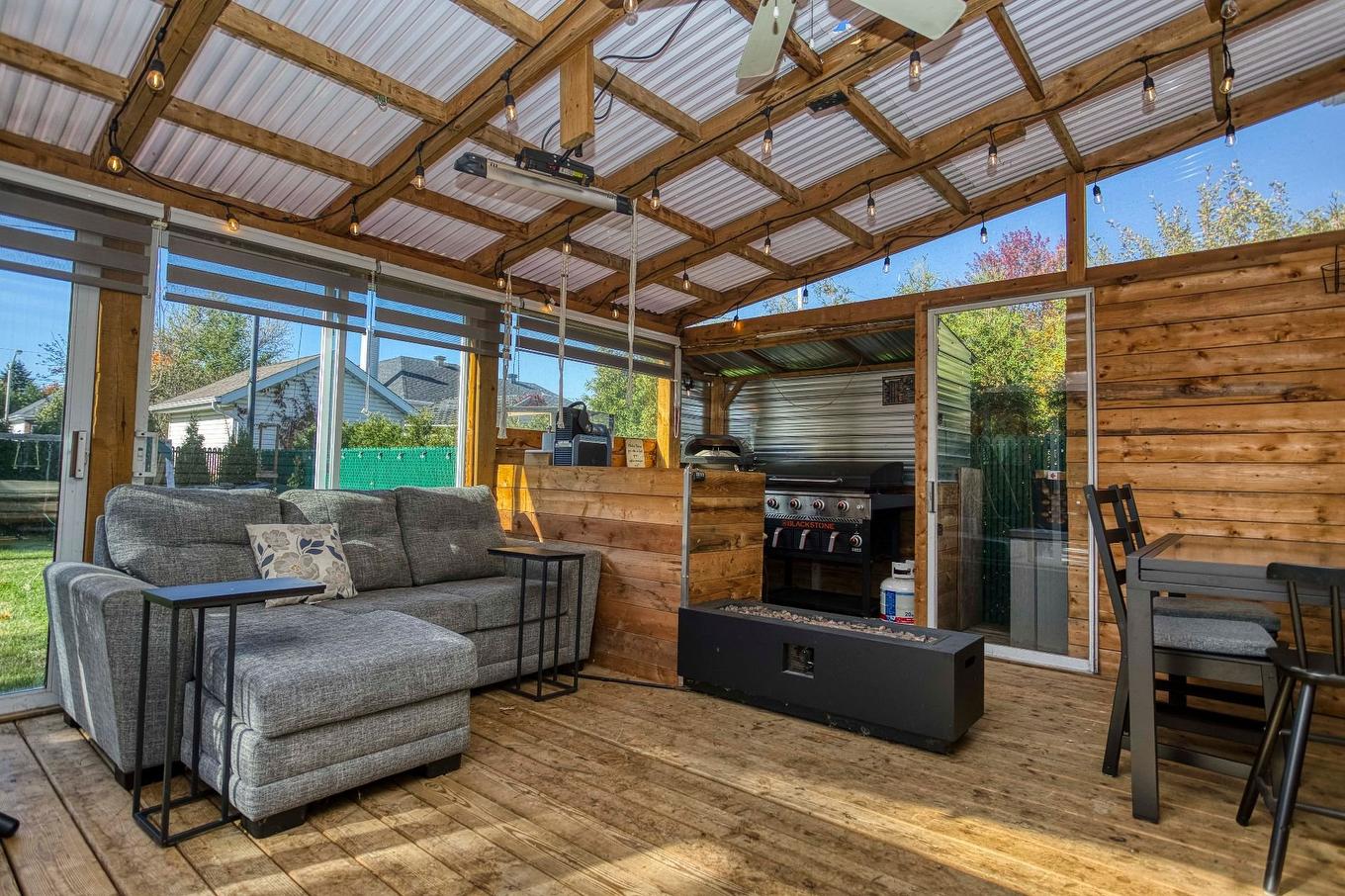 Solarium/Verrière - 1023 Rue Du Grand-Duc, Trois-Rivières, QC - With Exterior