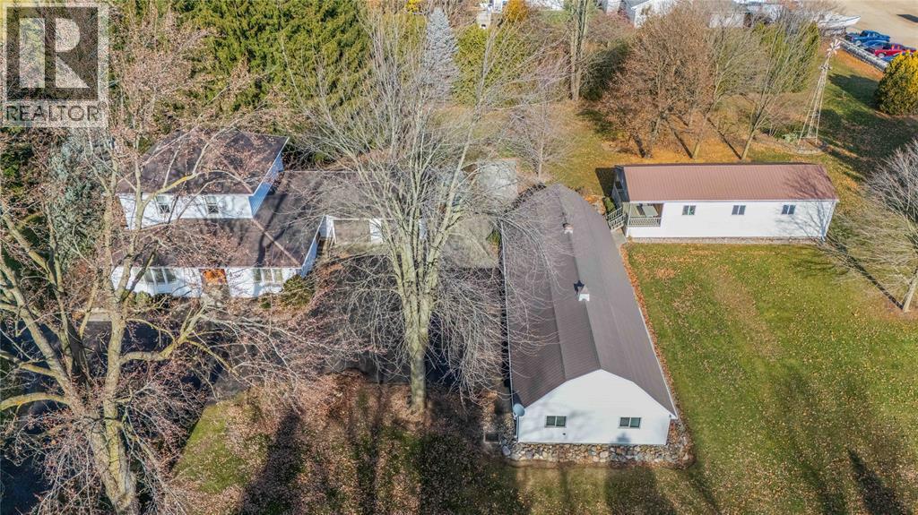 7884 Birnam Line, Warwick-Watford, ON - Outdoor