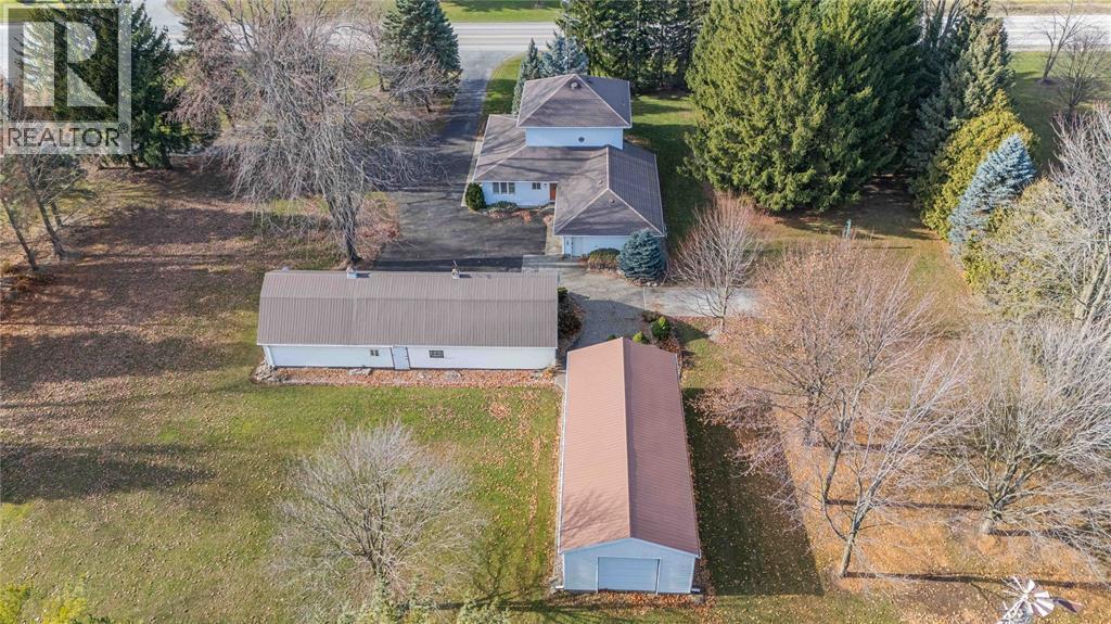 7884 Birnam Line, Warwick-Watford, ON - Outdoor