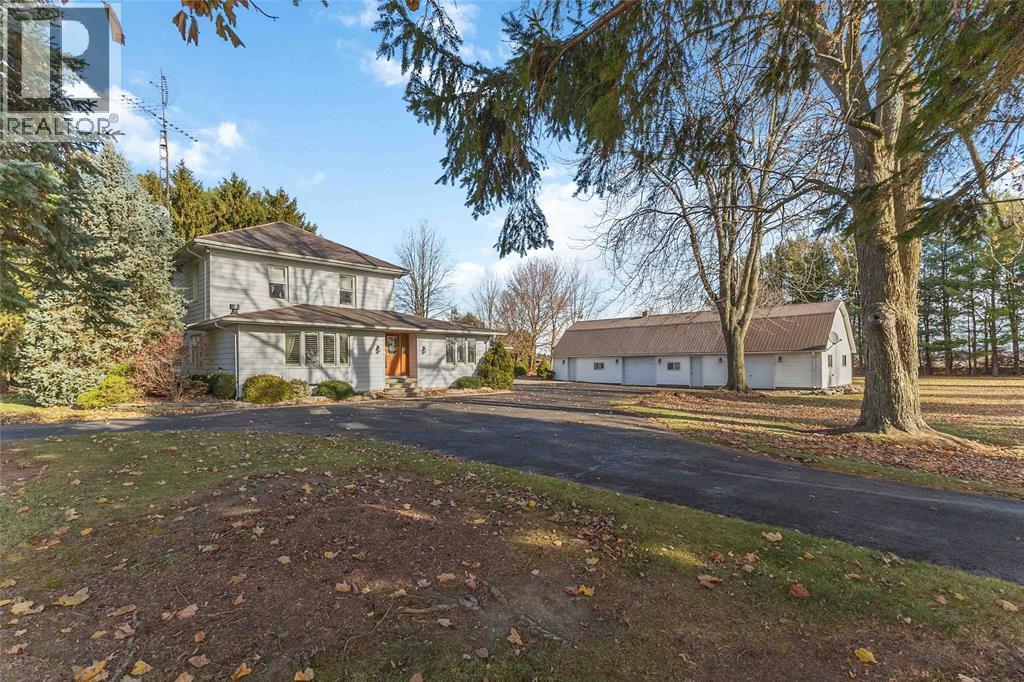 7884 Birnam Line, Warwick-Watford, ON - Outdoor