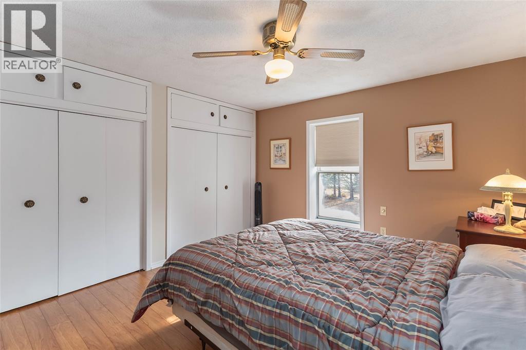 7884 Birnam Line, Warwick-Watford, ON - Indoor Photo Showing Bedroom