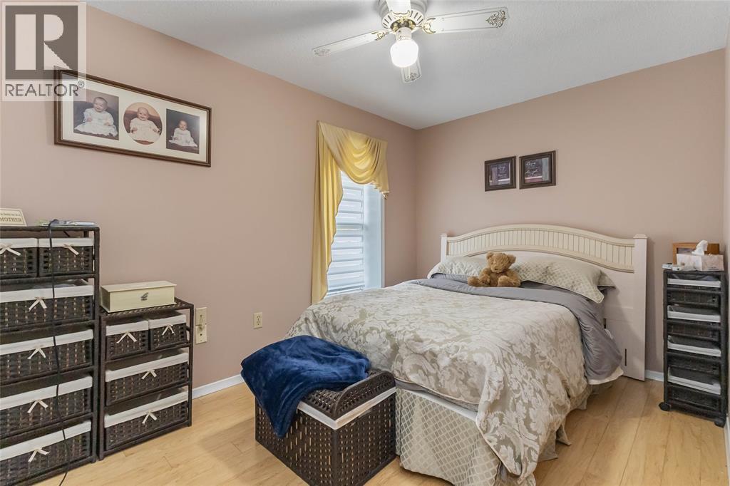 7884 Birnam Line, Warwick-Watford, ON - Indoor Photo Showing Bedroom