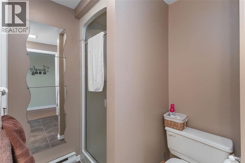 7884 Birnam Line, Warwick-Watford, ON - Indoor Photo Showing Bathroom