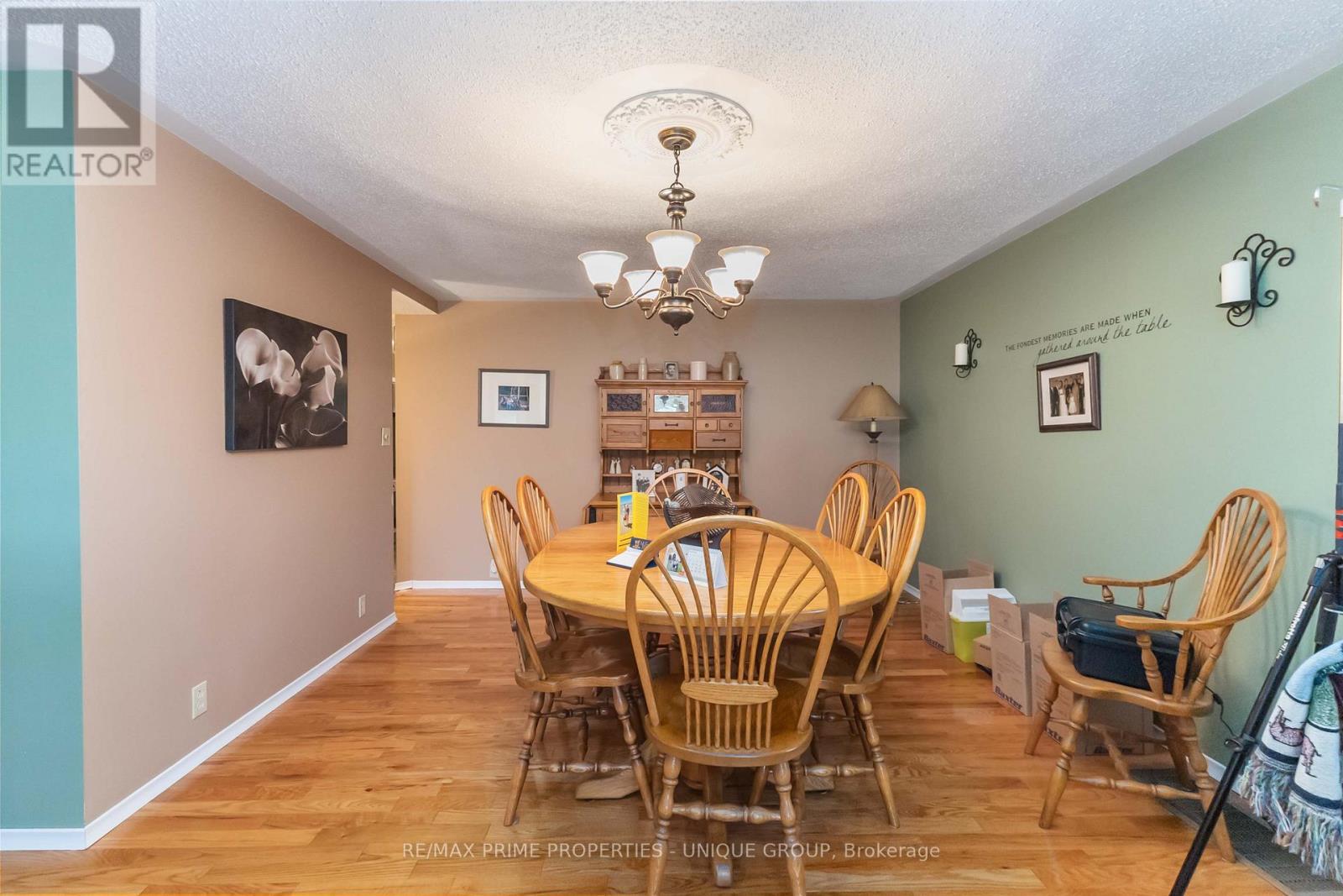 7884 Birnam Line, Warwick, ON - Indoor Photo Showing Dining Room