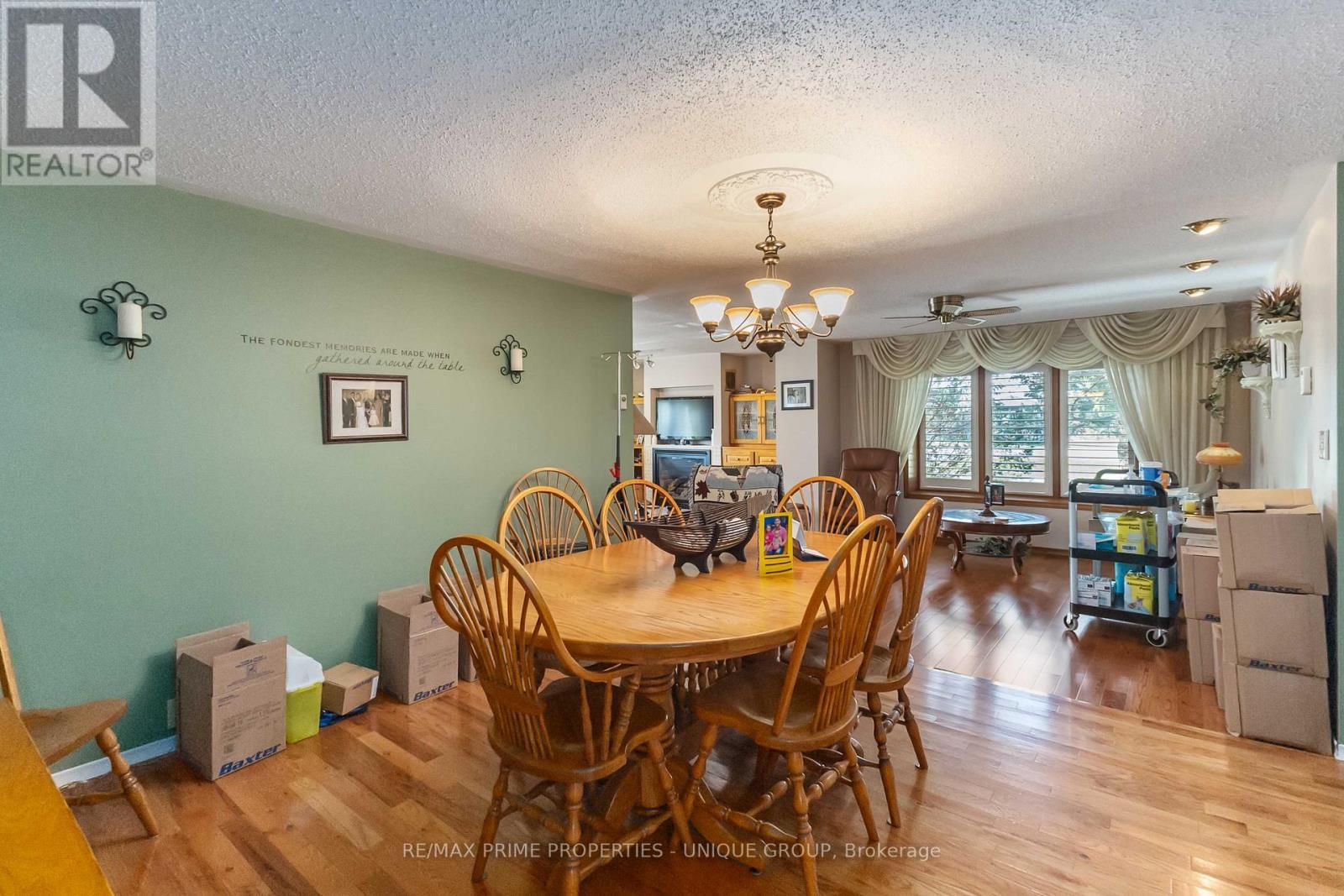 7884 Birnam Line, Warwick, ON - Indoor Photo Showing Dining Room