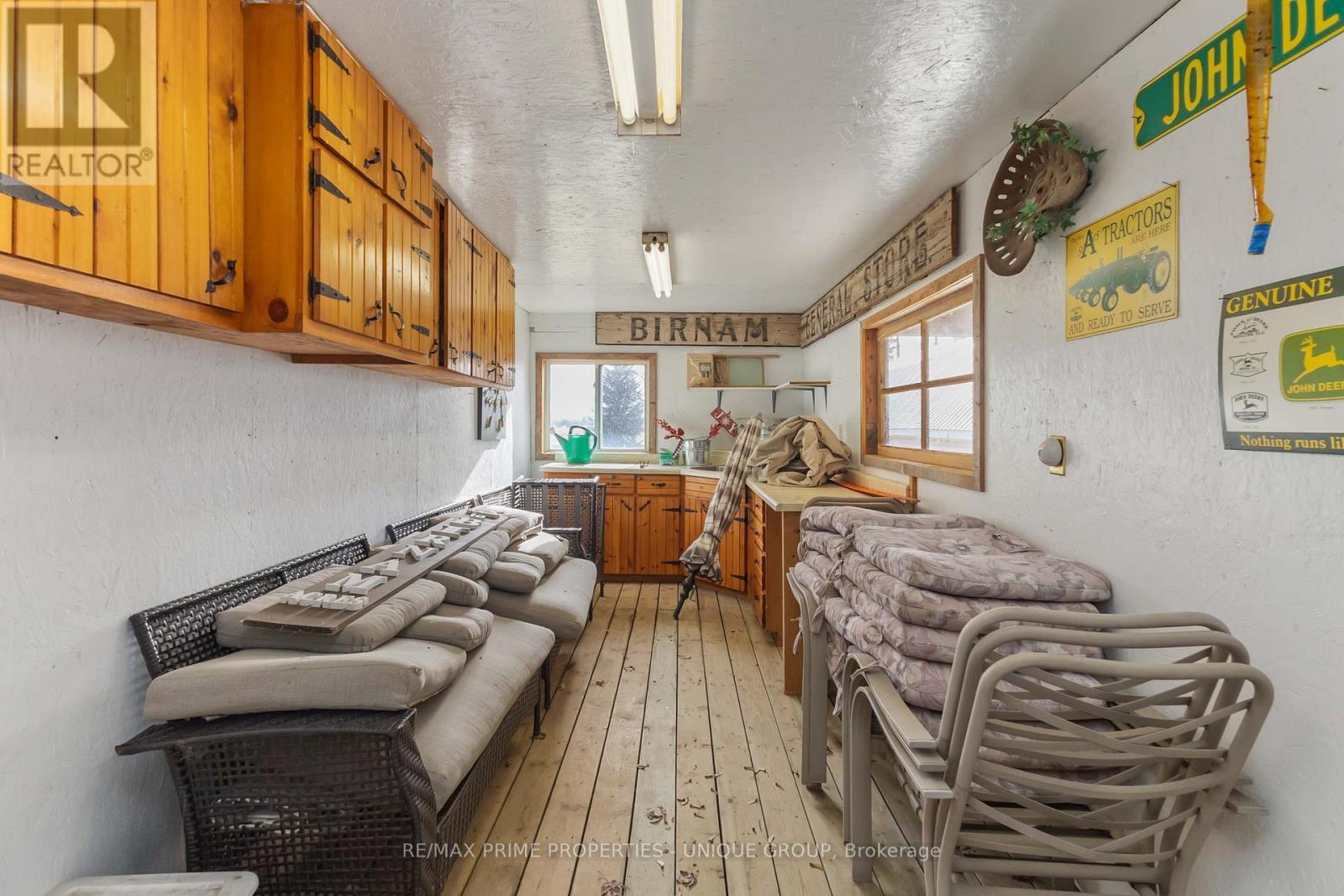 7884 Birnam Line, Warwick, ON - Indoor