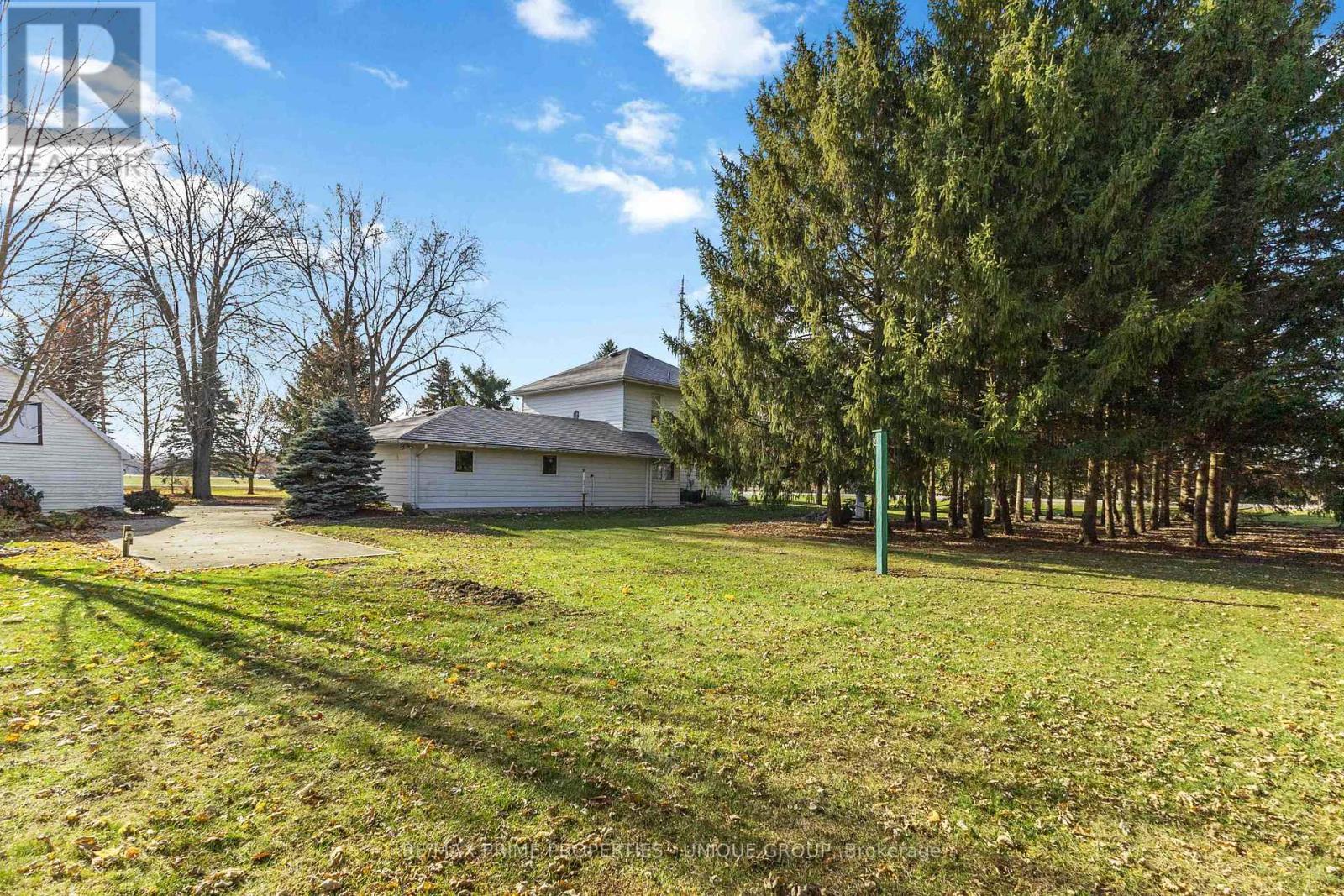 7884 Birnam Line, Warwick, ON - Outdoor