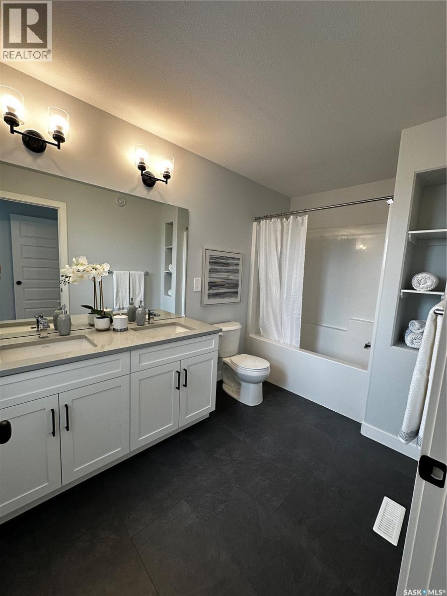 514 Myles Heidt Manor, Saskatoon, SK - Indoor Photo Showing Bathroom