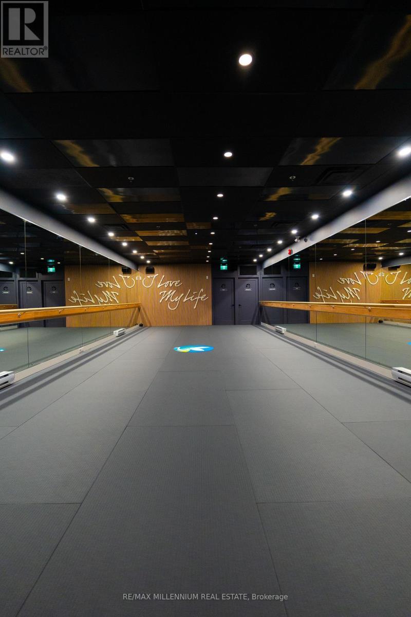 4 - 410 Adelaide Street, Toronto, ON