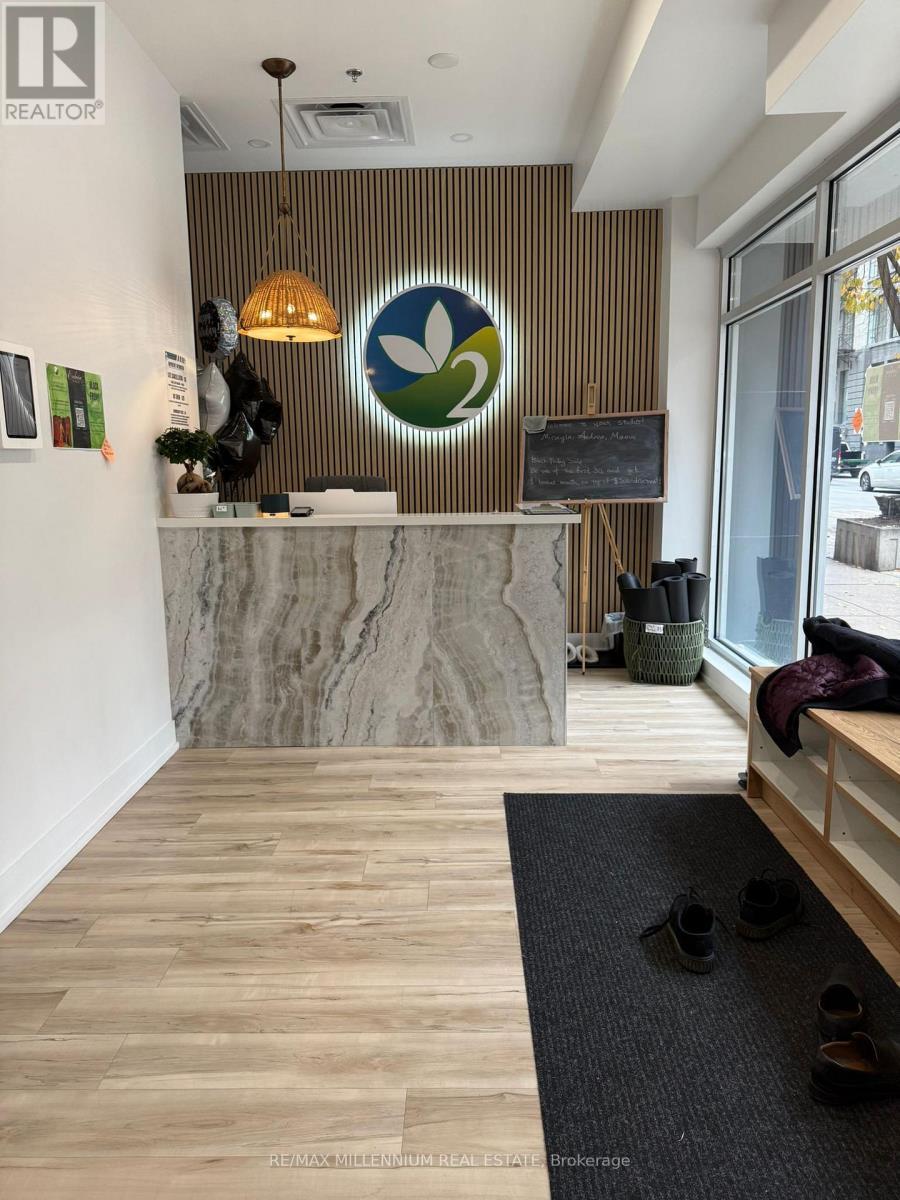 4 - 410 Adelaide Street, Toronto, ON