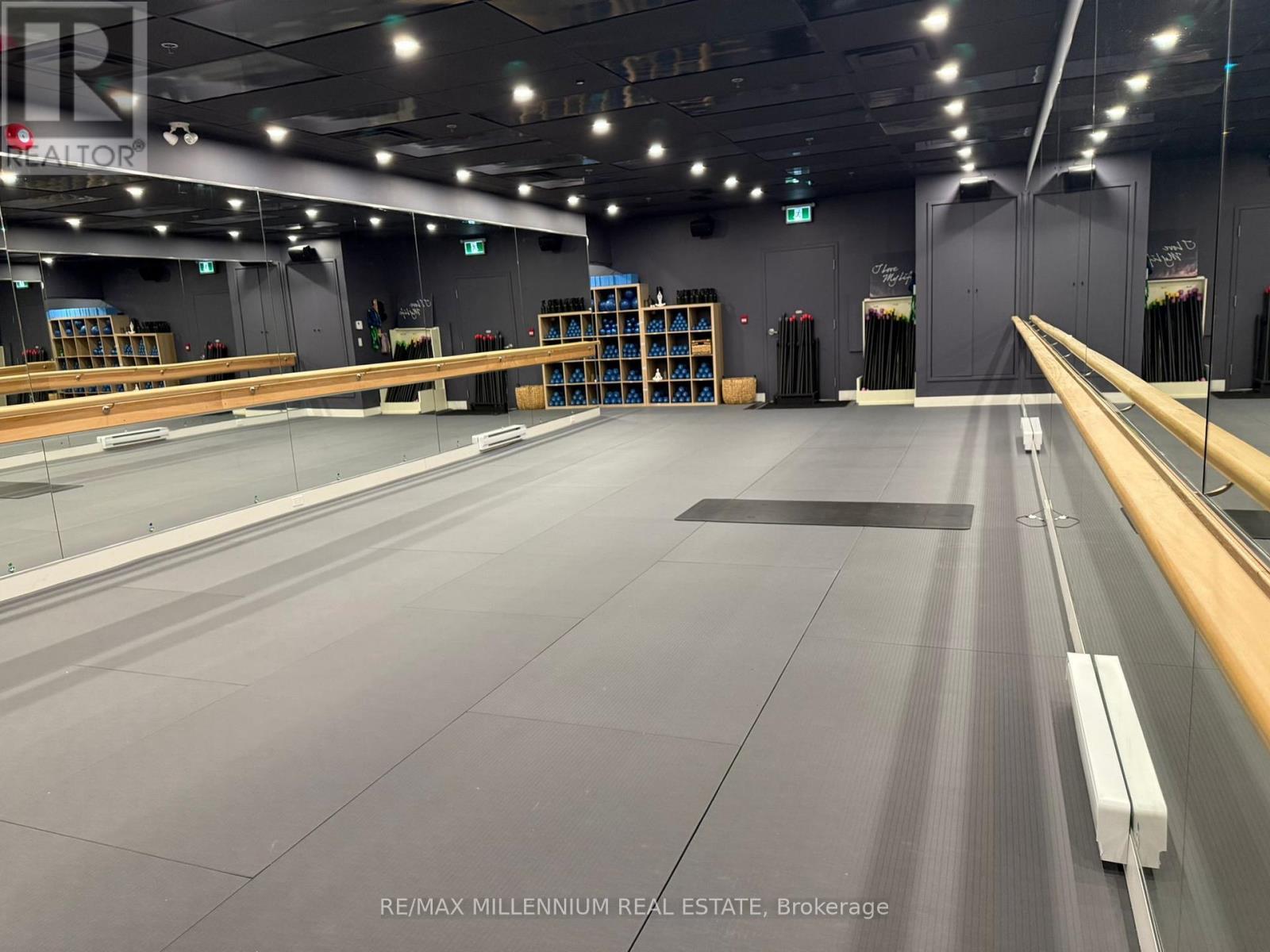 4 - 410 Adelaide Street, Toronto, ON